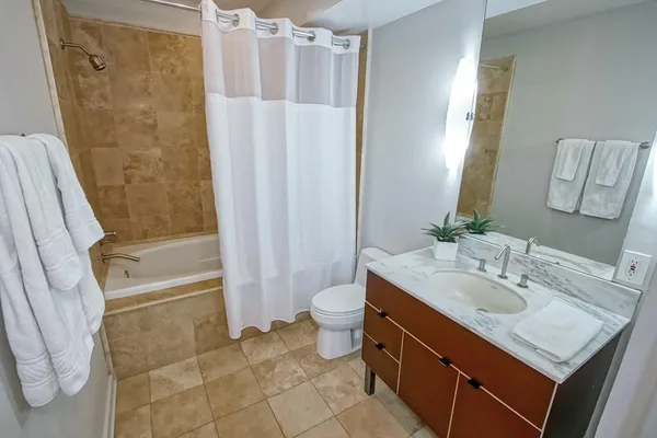 $14,000 | 801 St Joseph Street, Unit PH1, New Orleans, LA 70113