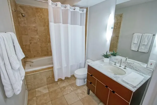 $14,000 | 801 St Joseph Street, Unit PH1, New Orleans, LA 70113