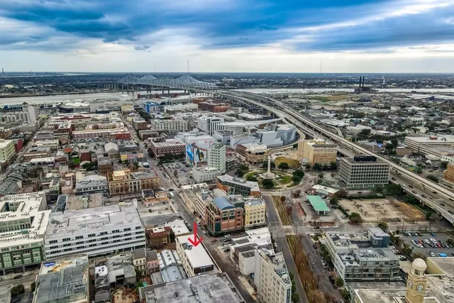 $14,000 | 801 St Joseph Street, Unit PH1, New Orleans, LA 70113