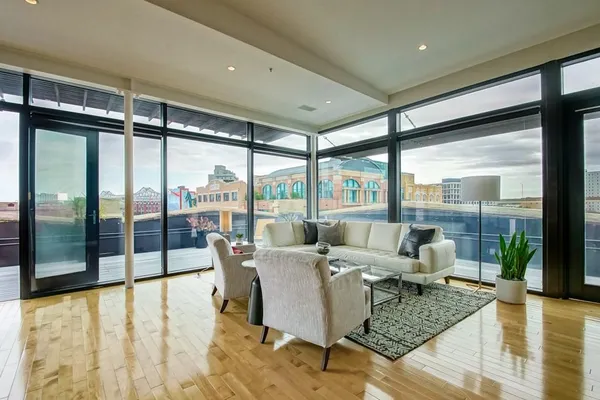 $14,000 | 801 St Joseph Street, Unit PH1, New Orleans, LA 70113