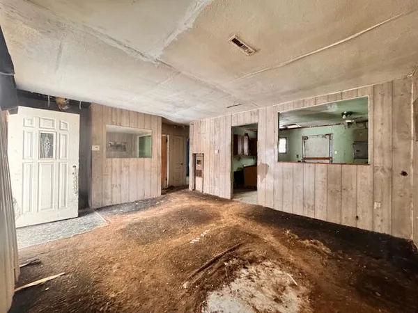 $22,900 | 2301 East 20th Avenue, Gary, IN 46407