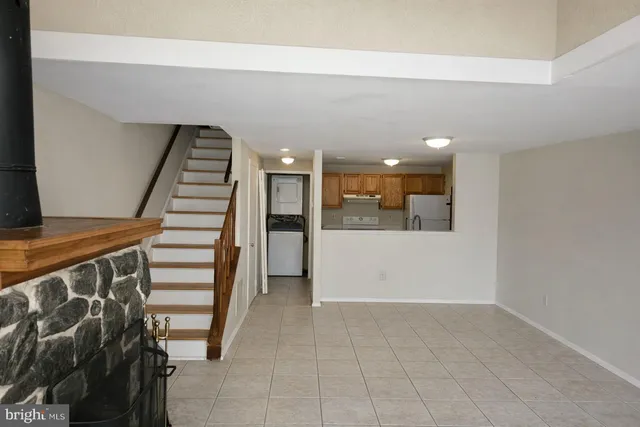 $1,750 | 1072 Norwood Court, Sterling, VA 20164