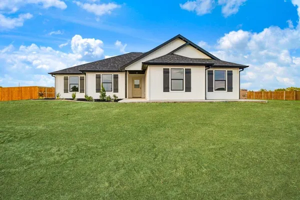 $319,900 | 27 Private Road, Brookston, TX 75421
