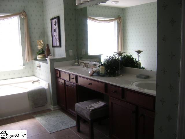 2 Timlin Drive Greenville, SC 29607 - Photo 6 of 11 Gallery Image 6