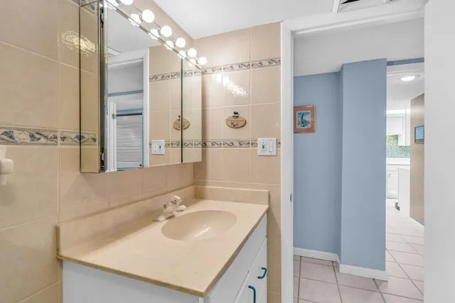 $599,000 | 201 East Ocean Drive, Unit 1308, Key Colony Beach, FL 33051