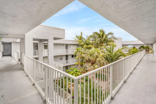 $599,000 | 201 East Ocean Drive, Unit 1308, Key Colony Beach, FL 33051