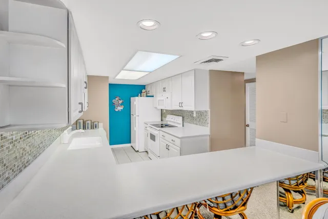 $599,000 | 201 East Ocean Drive, Unit 1308, Key Colony Beach, FL 33051