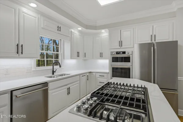 $899,900 | 48 Rivers Run Way, Oak Ridge, TN 37830