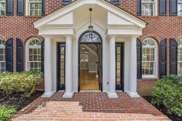 $899,900 | 48 Rivers Run Way, Oak Ridge, TN 37830