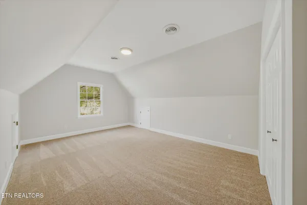 $899,900 | 48 Rivers Run Way, Oak Ridge, TN 37830