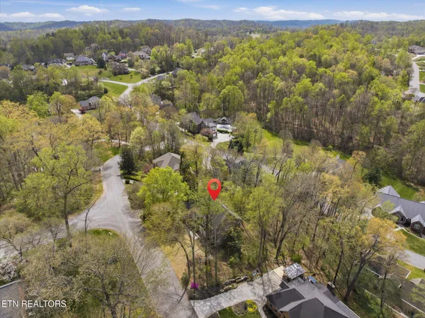 $899,900 | 48 Rivers Run Way, Oak Ridge, TN 37830