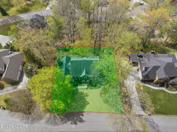 $899,900 | 48 Rivers Run Way, Oak Ridge, TN 37830