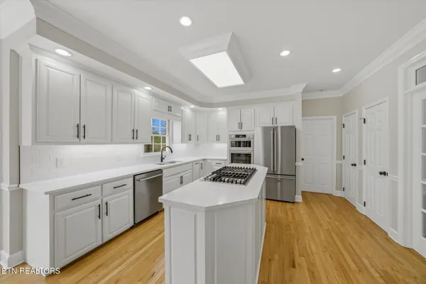 $899,900 | 48 Rivers Run Way, Oak Ridge, TN 37830