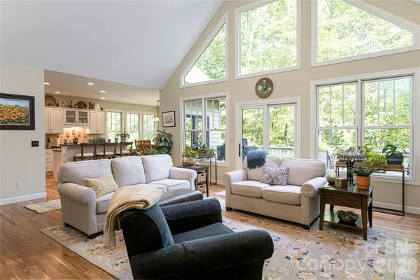 $1,085,000 | 55 Highland Drive, Black Mountain, NC 28711