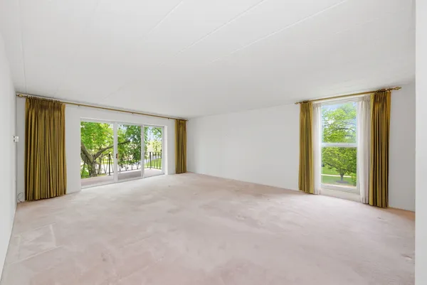 $209,900 | 5300 Walnut Avenue, Unit 23C, Downers Grove, IL 60515