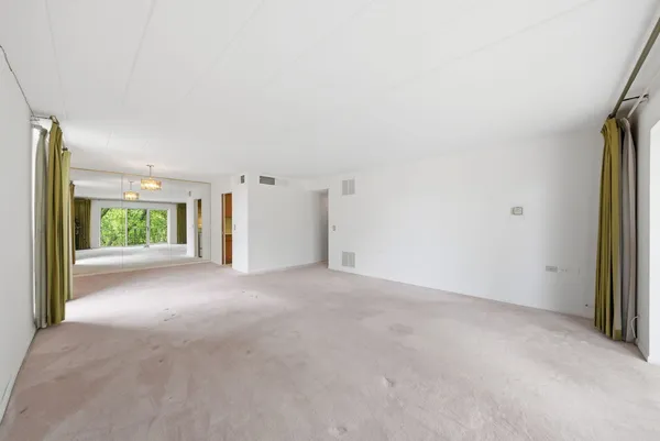 $209,900 | 5300 Walnut Avenue, Unit 23C, Downers Grove, IL 60515