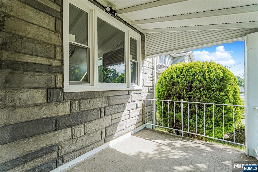 42 Long Valley Road Lodi, NJ 07644 - Photo 4 of 32