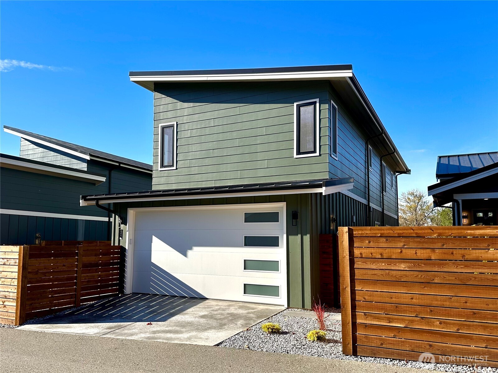 4302 Creston Way Bellingham, WA 98226 - Photo 2 of 34