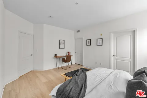 $899,000 | 1100 South Clark Drive, Unit 203, Los Angeles, CA 90035
