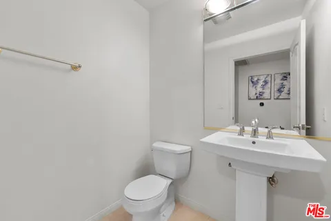 $899,000 | 1100 South Clark Drive, Unit 203, Los Angeles, CA 90035
