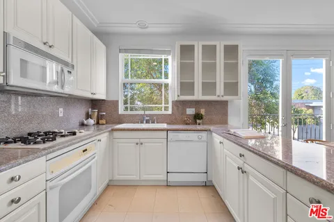 $899,000 | 1100 South Clark Drive, Unit 203, Los Angeles, CA 90035