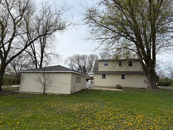 $399,000 | 321 Janet Avenue, Darien, IL 60561