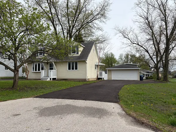 $399,000 | 321 Janet Avenue, Darien, IL 60561