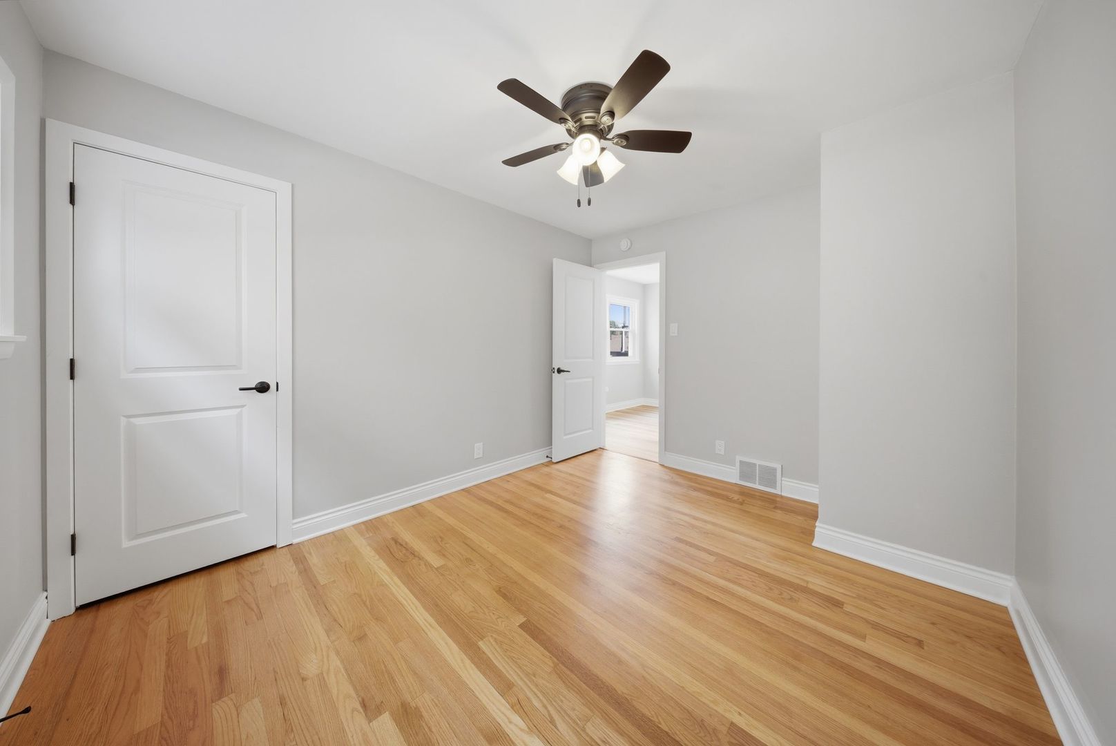 6022 West 64th Street Chicago, IL 60638 - Photo 11 of 21