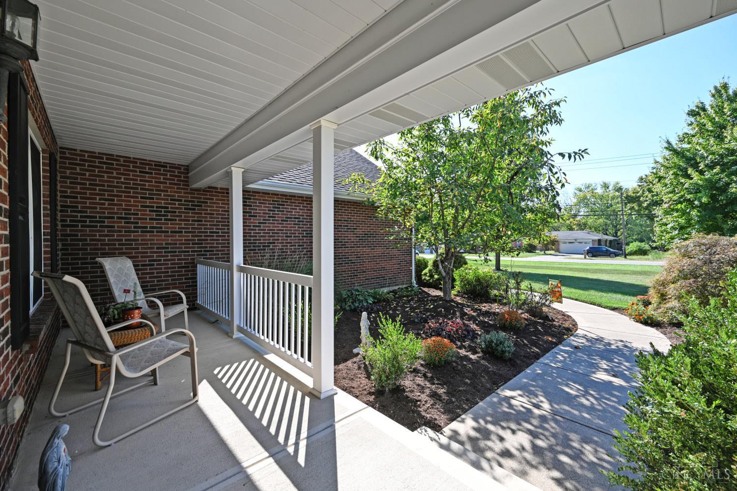 8558 Cox Road West Chester, OH 45069 - Photo 6 of 64 Gallery Image 6