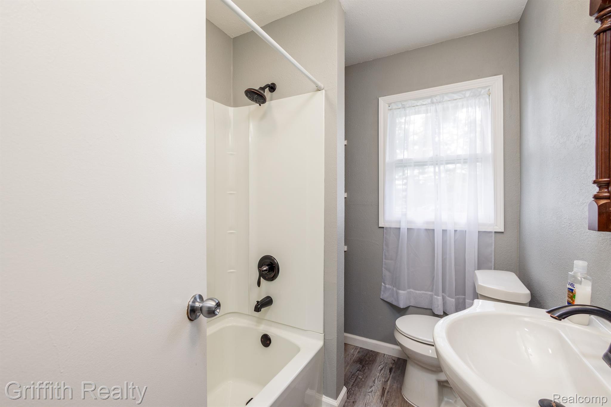 442 Okemos Road Mason, MI 48854 - Photo 14 of 34 Gallery Image 14