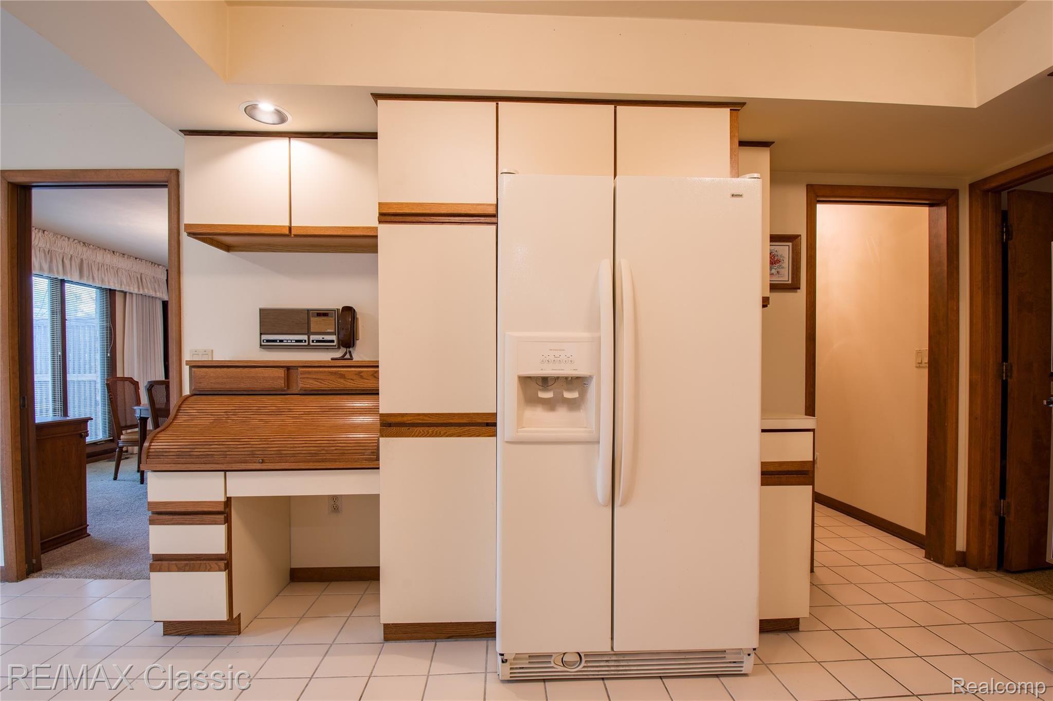 30989 Country Ridge Circle Farmington, MI 48331 - Photo 15 of 50 30898 Country Ridge HDR92.jpg
