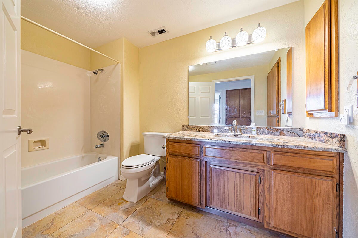 1345 Nick Young Road Eagle Point, OR 97524 - Photo 27 of 38 DSC00508