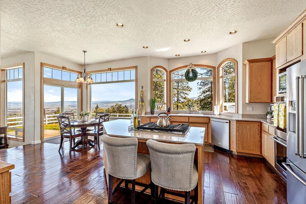 2099 Knowles Road Medford, OR 97501 - Photo 11 of 35 Additional Photo