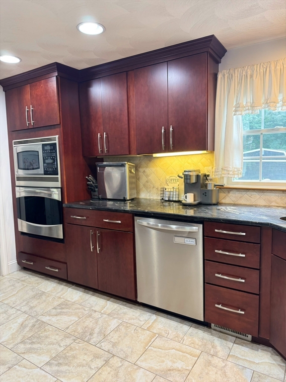 9 Westgate Road Billerica, MA 01862 - Photo 11 of 32 Gallery Image 11