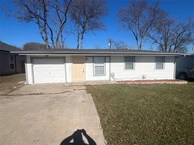 $1,625 | 607 East Miller Road, Garland, TX 75041