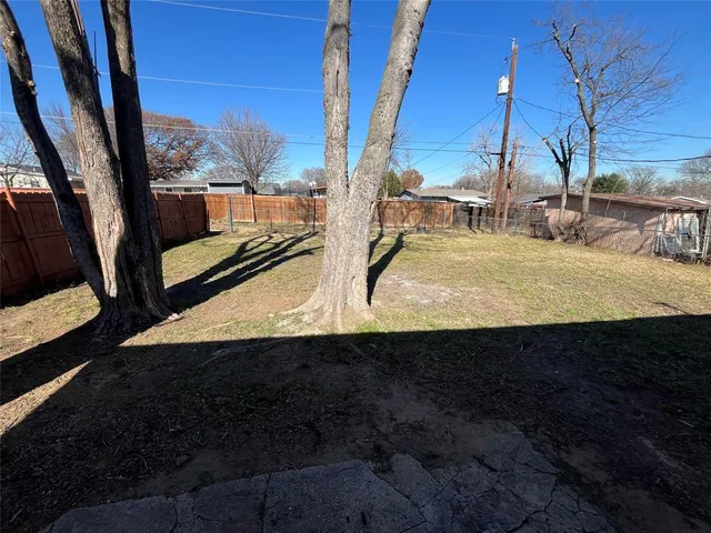 $1,625 | 607 East Miller Road, Garland, TX 75041