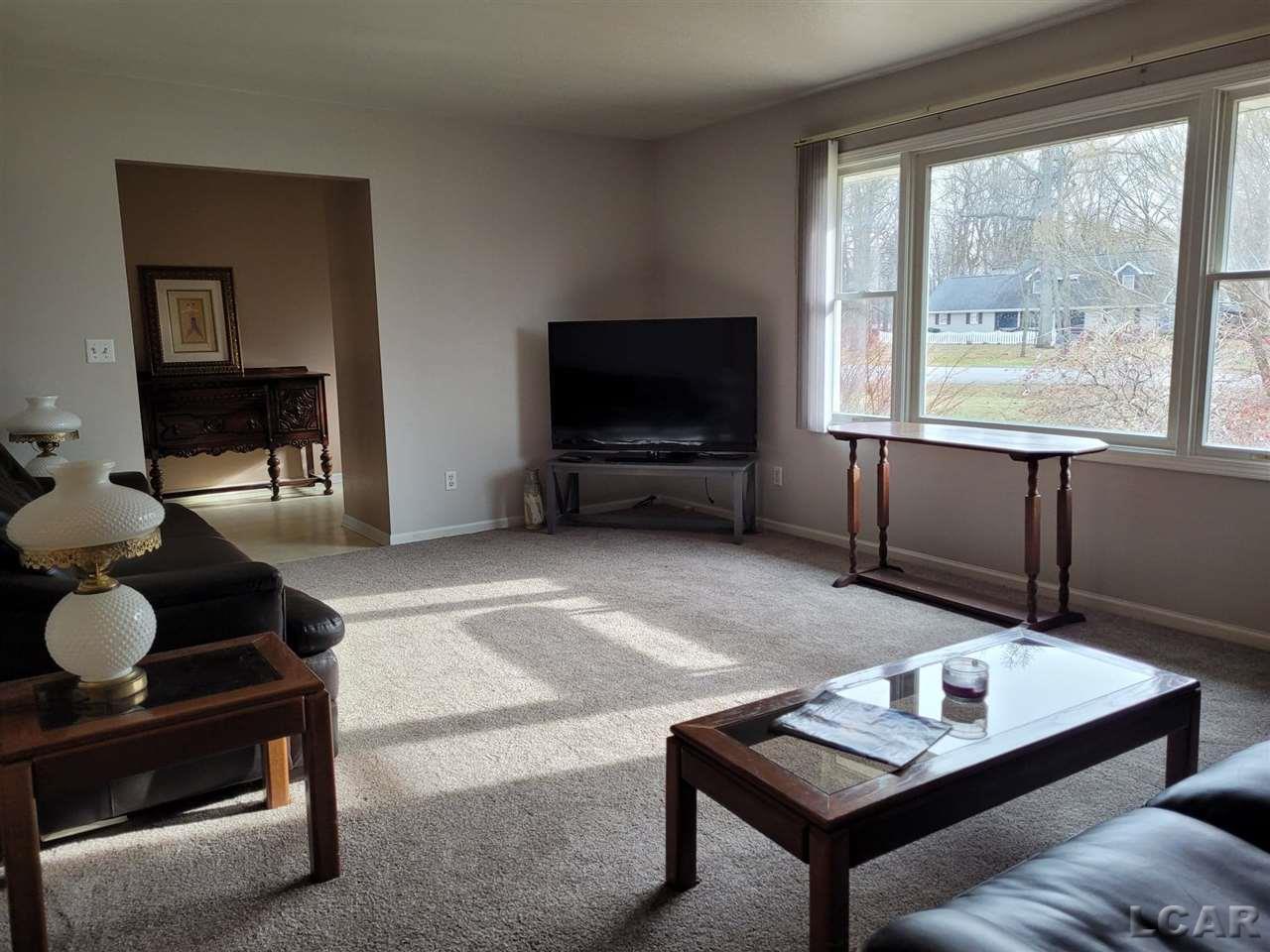3560 Hunt Road Adrian, MI 49221 - Photo 7 of 16 50031412-6.JPG