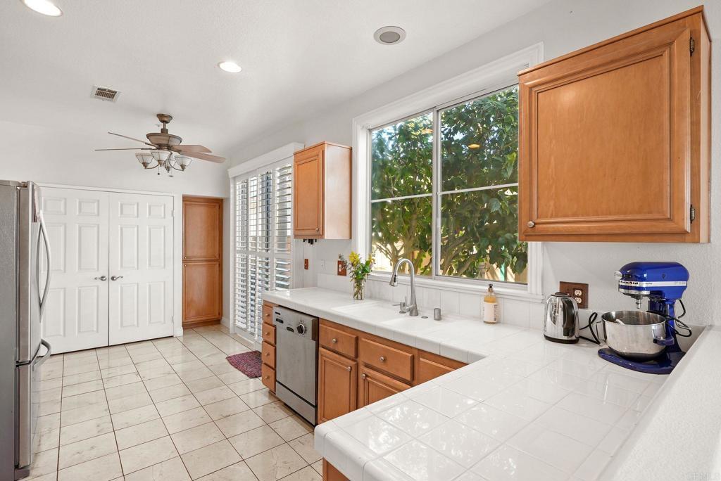 234 Victoria Way Oceanside, CA 92057 - Photo 13 of 56