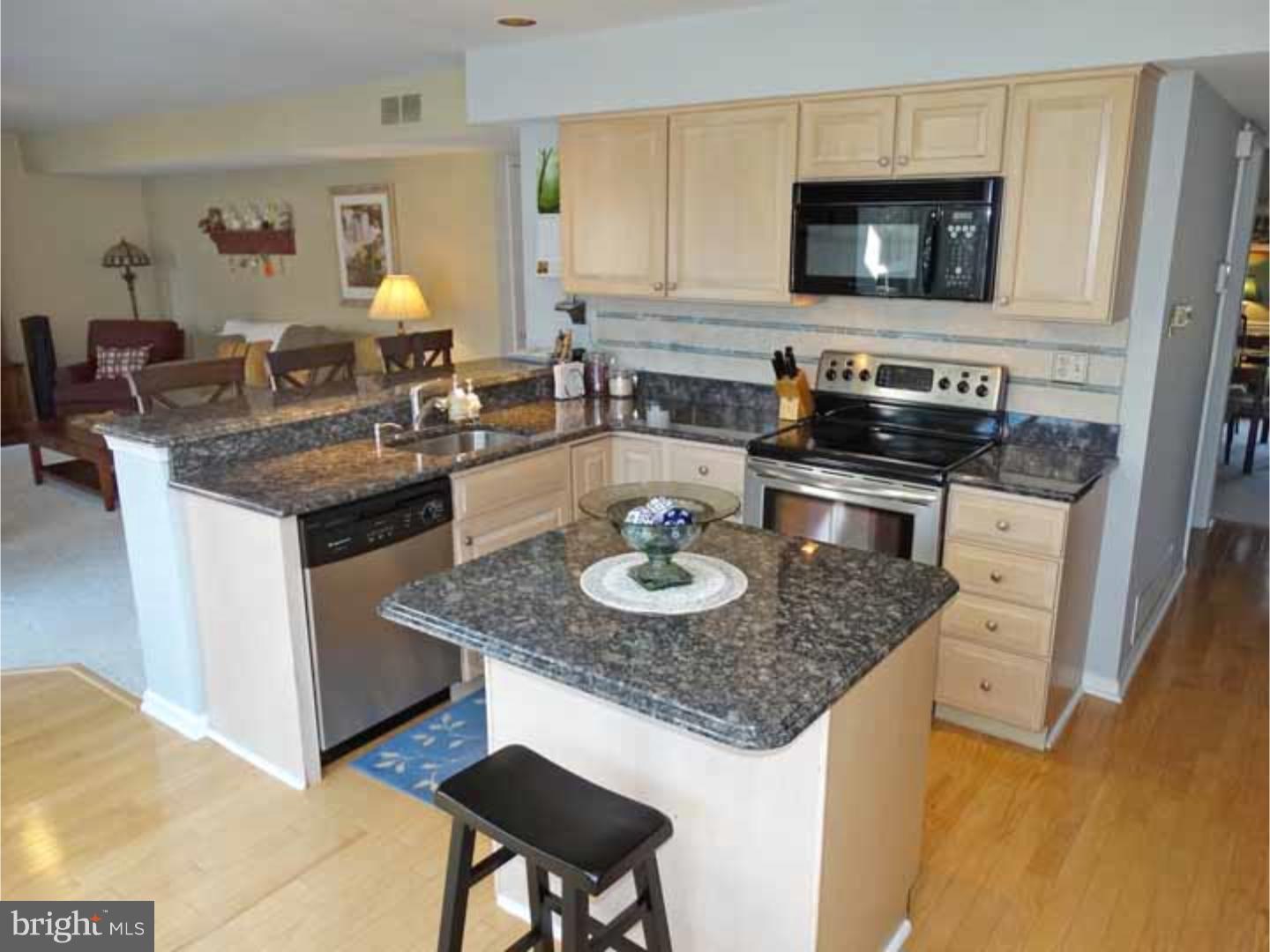209 Aspen Road Yardley, PA 19067 - Photo 4 of 25 Gallery Image 4