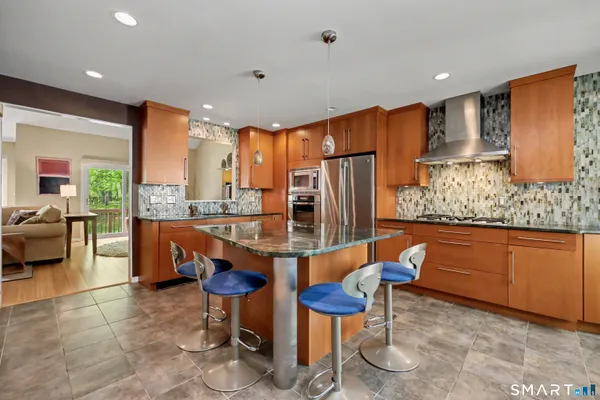 $475,000 | 690 Forest Road, Unit 642, West Haven, CT 06516