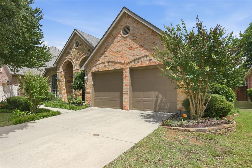8180 Holliday Road Lantana, TX 76226 - Photo 2 of 31