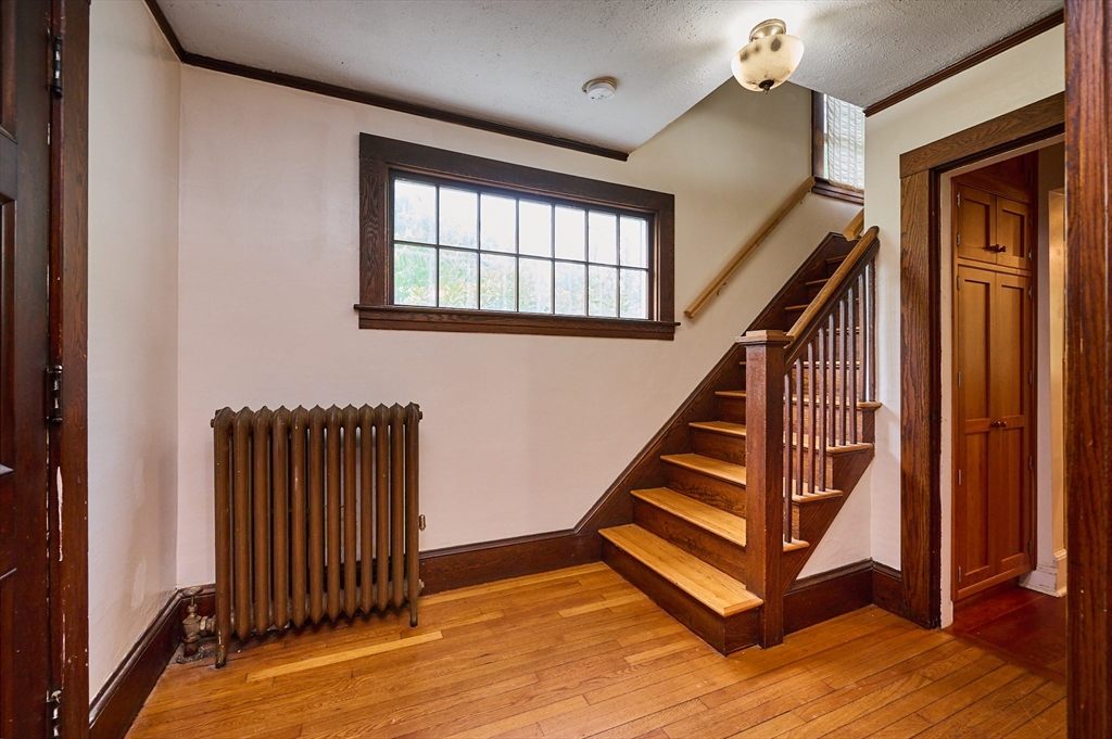 9 McClure Street Amherst, MA 01002 - Photo 5 of 32