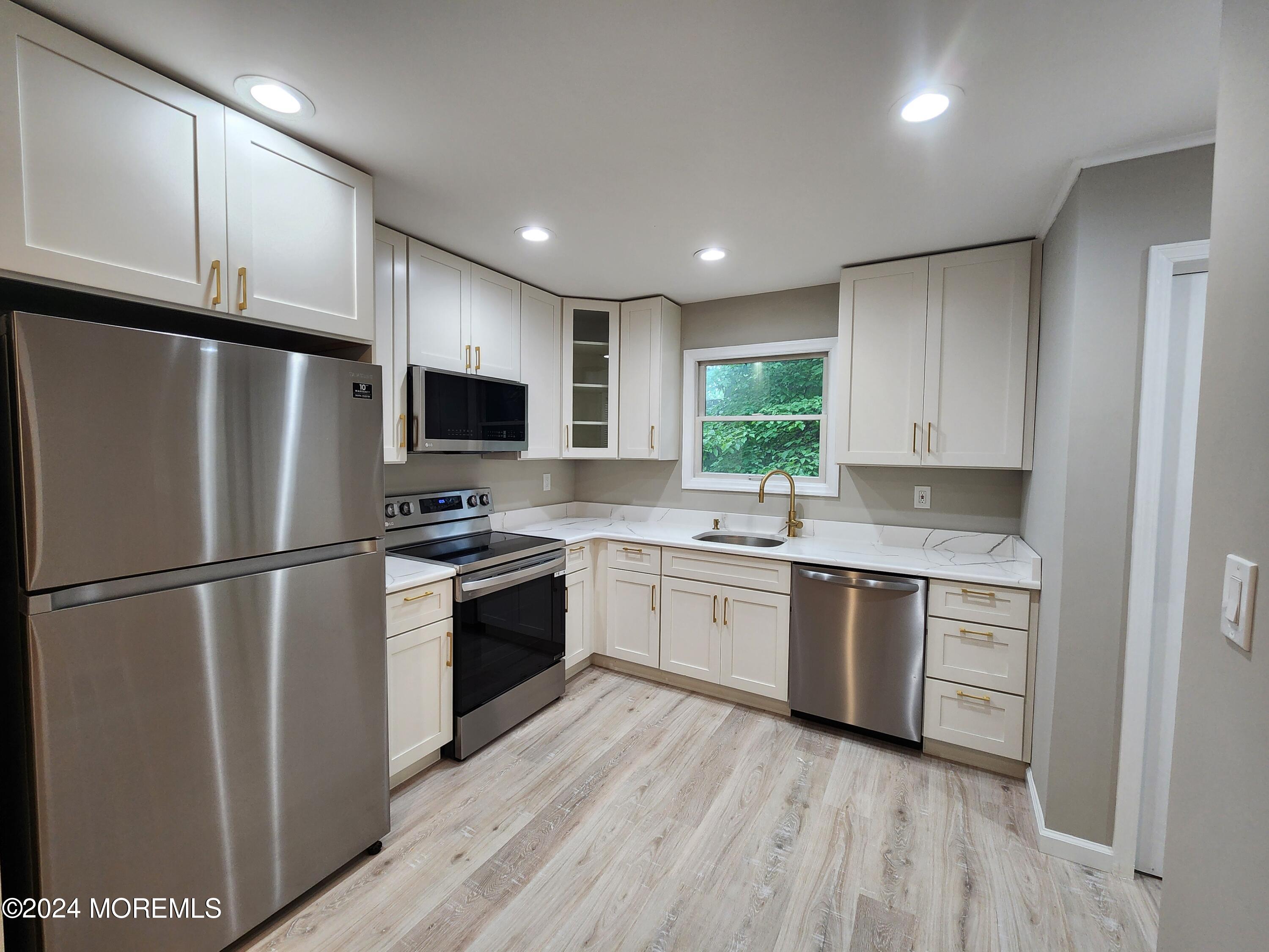 75 Robertsville Road Marlboro, NJ 07746 - Photo 6 of 38 20240731_095555