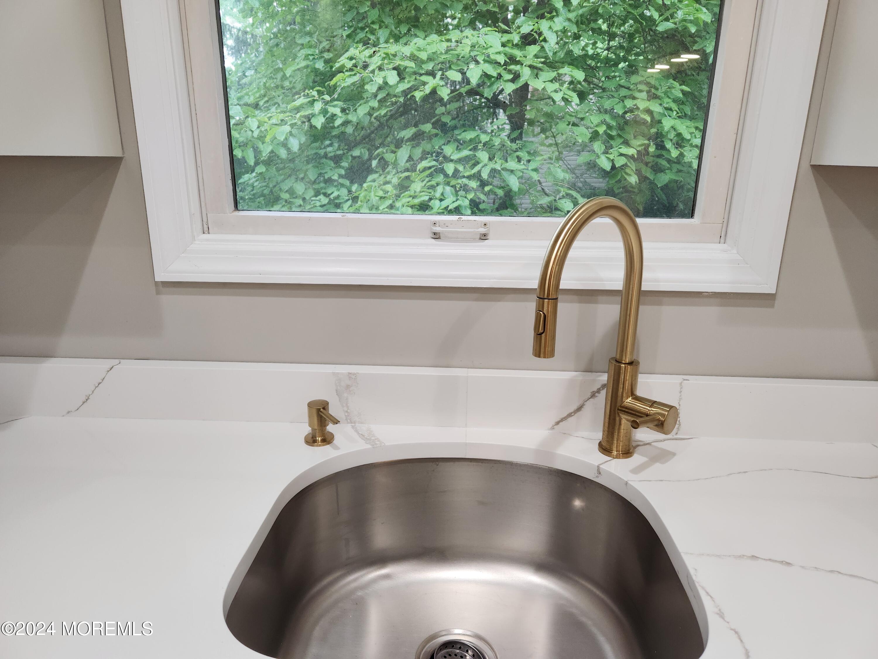 75 Robertsville Road Marlboro, NJ 07746 - Photo 8 of 38 20240731_100910