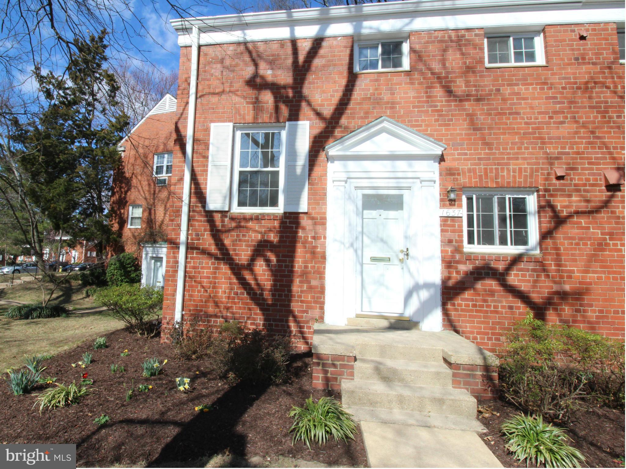 1637 Ripon Place Alexandria, VA 22302 - Photo 1 of 9 Exterior (Front)