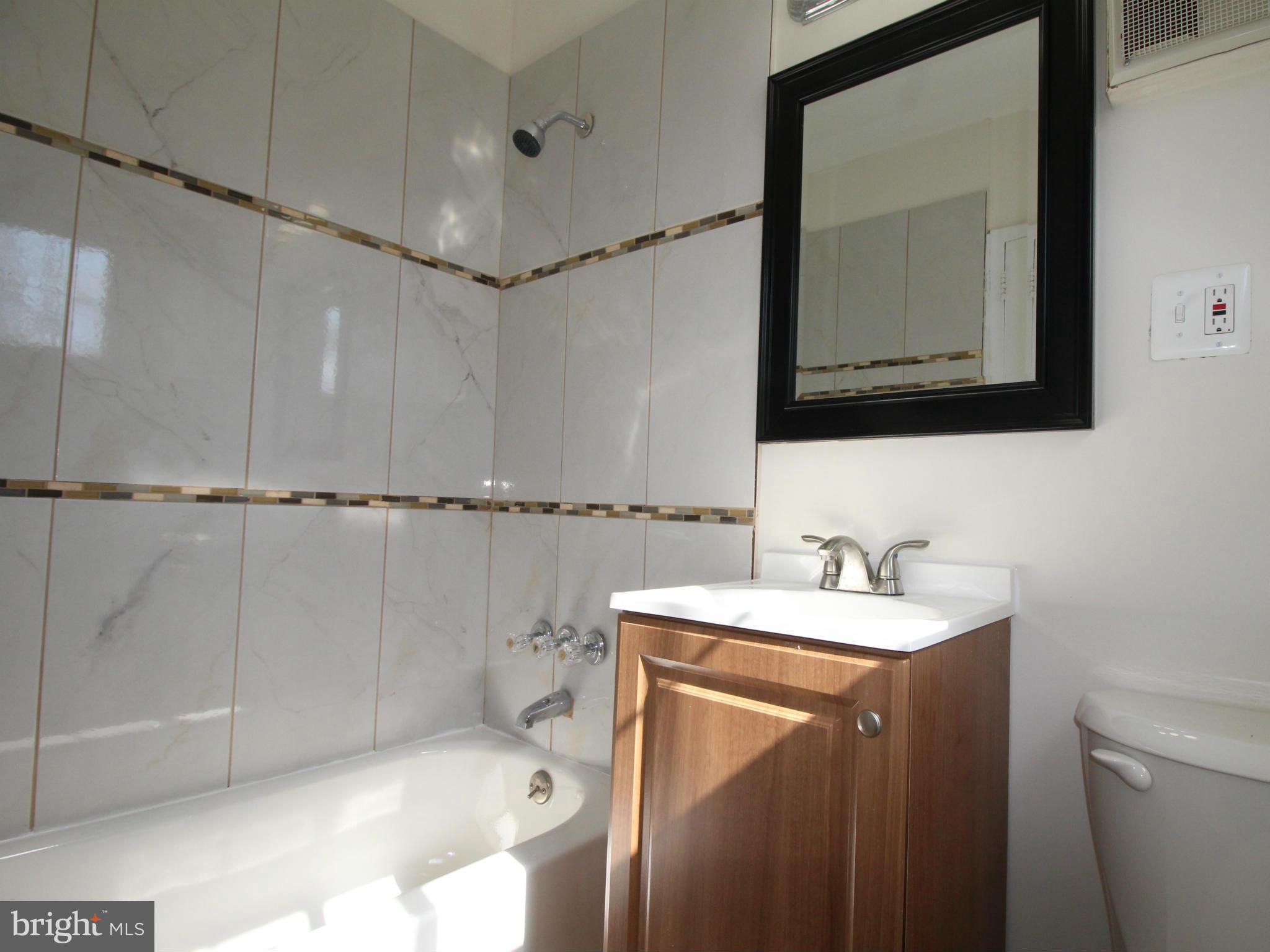 1637 Ripon Place Alexandria, VA 22302 - Photo 5 of 9 Bath