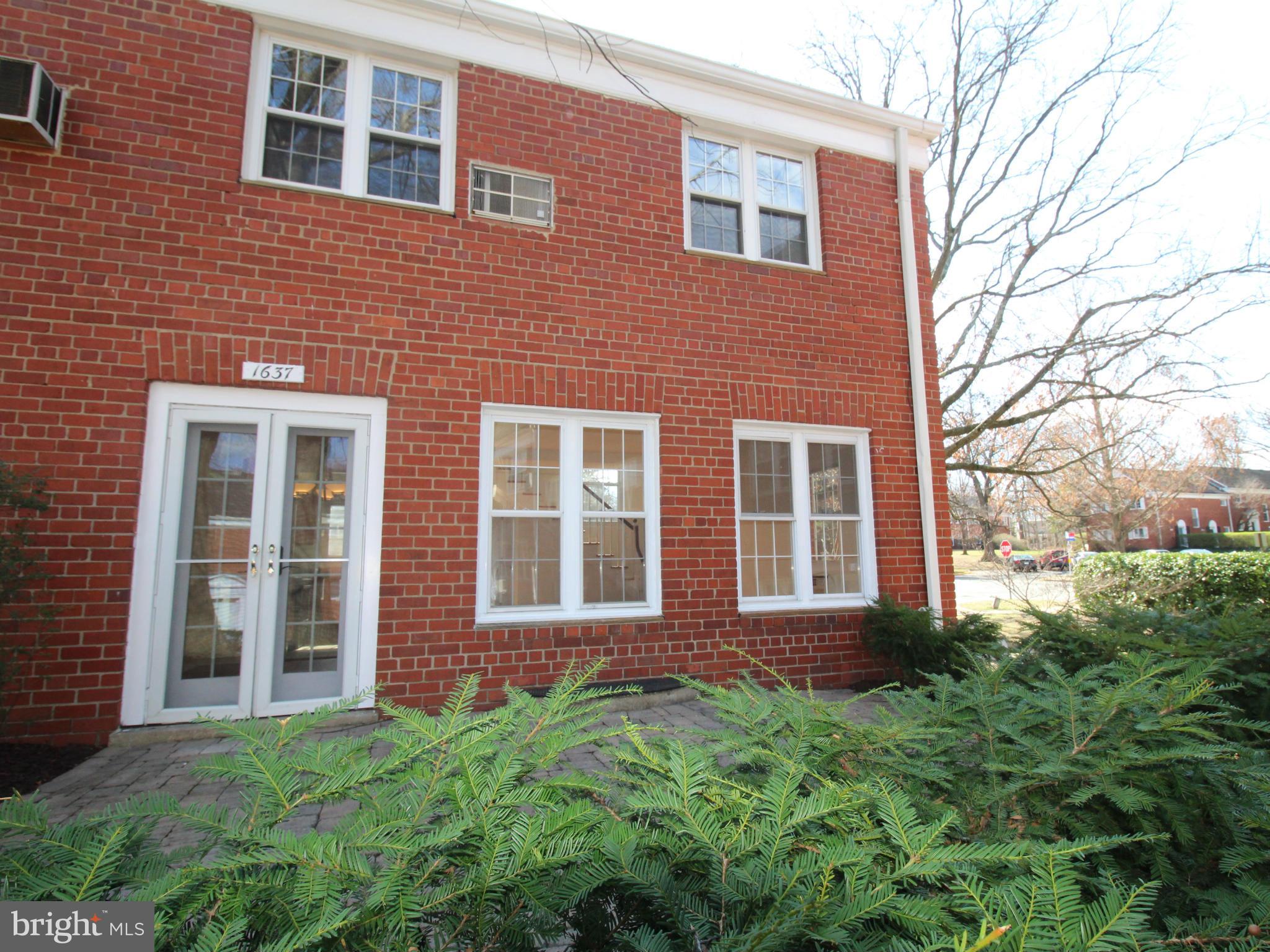 1637 Ripon Place Alexandria, VA 22302 - Photo 7 of 9 Exterior (Rear)