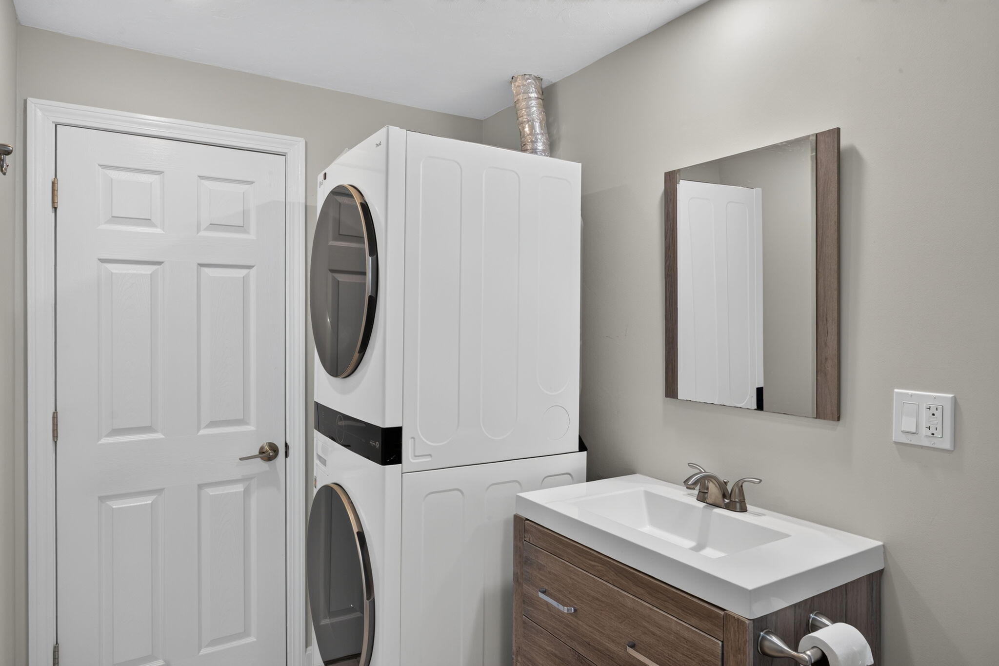 35 Ashumet Road, Unit 10A Mashpee, MA 02649 - Photo 18 of 30 Newer stackable laundry