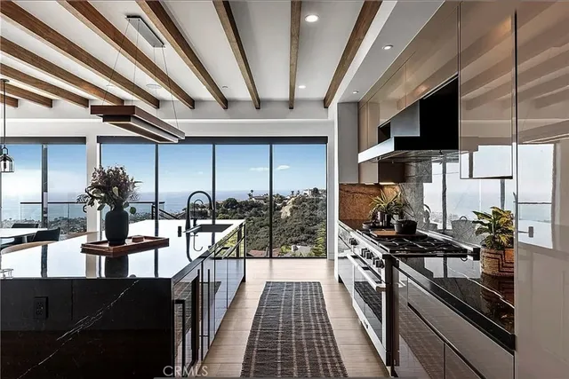 $5,895,000 | 606 East Avenida San Juan, San Clemente, CA 92672