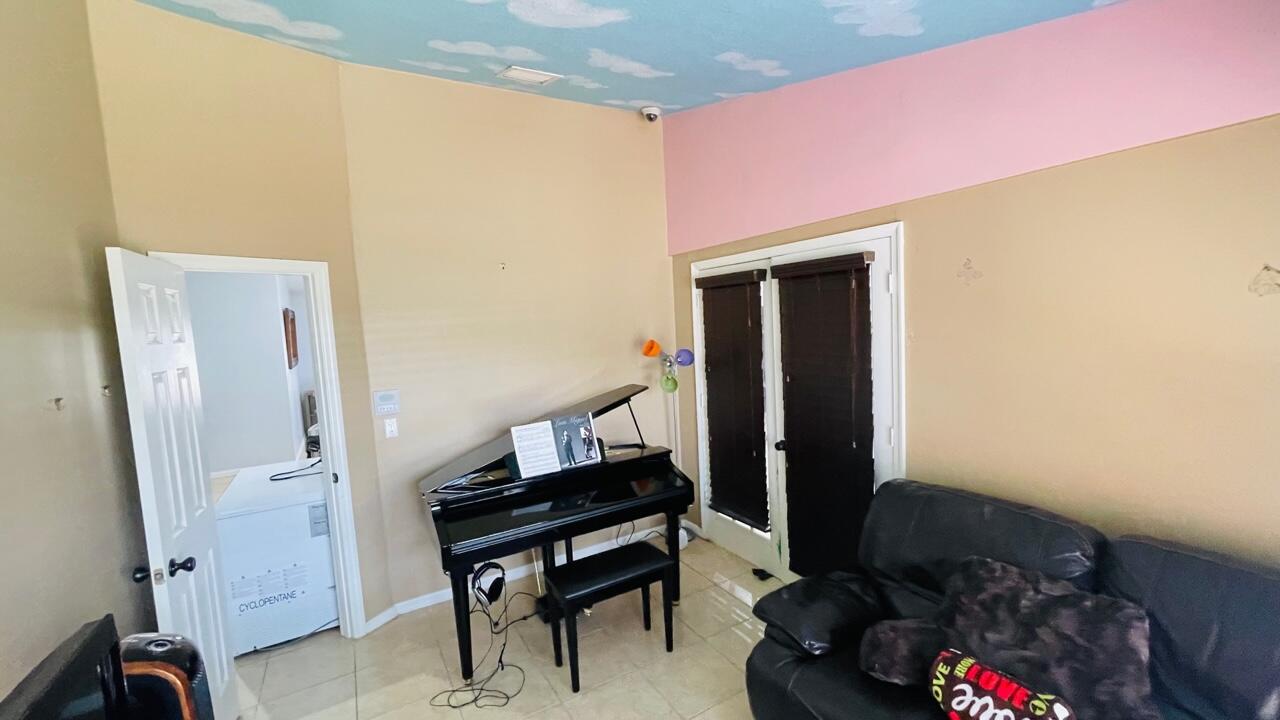557 Southwest Undallo Road Port St. Lucie, FL 34953 - Photo 18 of 29 IMG_8862